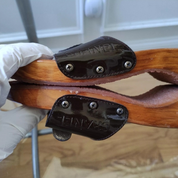 Chanel CC Logo 40/8.5 Parent Leather Buckled Slide Sandals 40/8.5 Dark Brown - Picture 8 of 15